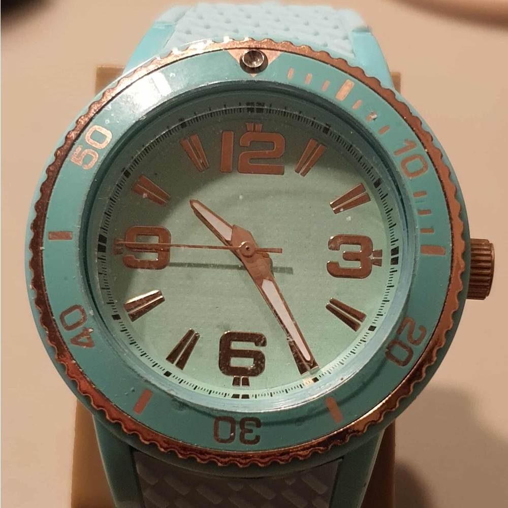 🦋10/$20🦋 Sempre Goldtone/Turquoise Silicone Diver Style Women's Watch